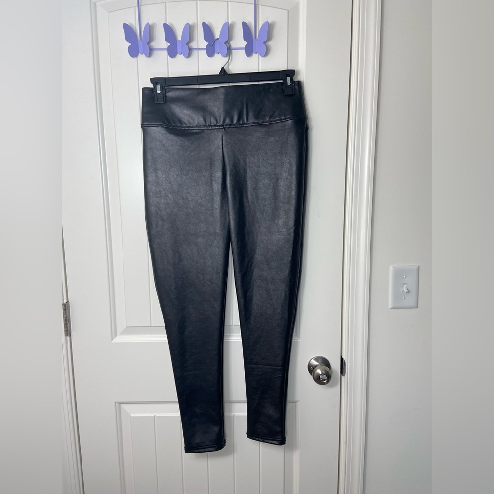 NWOT Vince Camuto women’s black faux leather stretch thick fleece lined leggings
